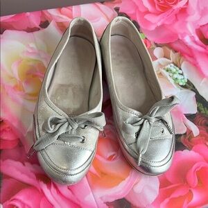 Silver Loafers with Rounded Toe and Metallic Sheen